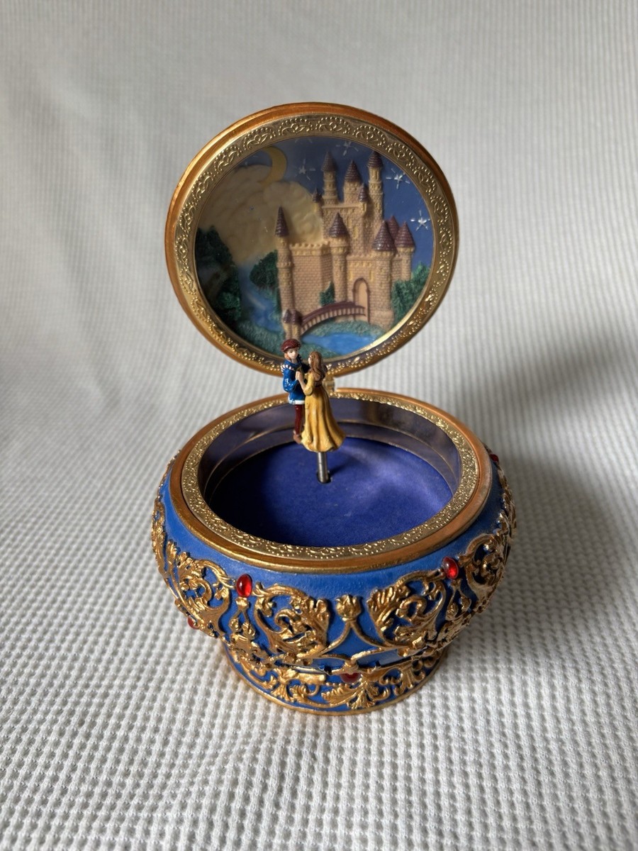 Romeo & Juliet San Francisco Music Box Company Hinged Trinket