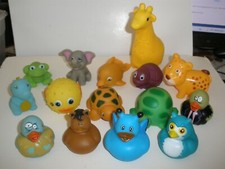Lot of 15 Bath Toys Plastic Animals Some are Squeaky Toys N14 