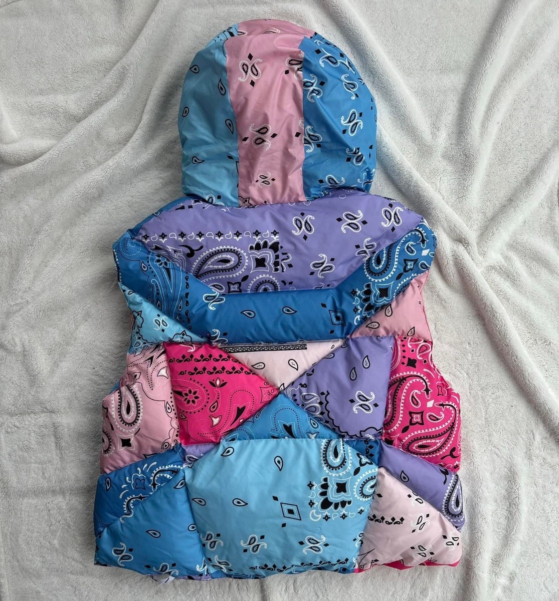 APE エイプ BAPY ×KHRISJOY Zip Down Vest Bape x KhrisJoy Cotton Candy Patchwork Bandana Hooded Puffer Vest