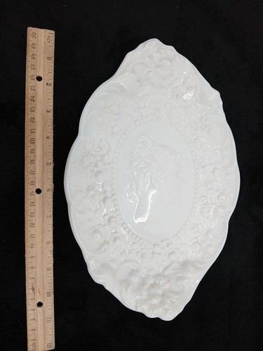 Fostoria ?Jenny Lind ? 11.5" Embossed Milk Glass Cameo Vanity Dresser Brush Tray - Picture 6 of 9