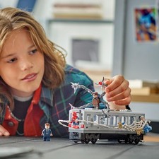 LEGO  Marvel La Scène du Train de SpiderMan et Docteur Octopus  Jouet avec 4