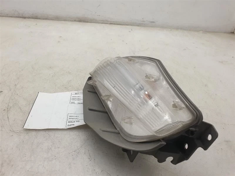 MONTAJE LUZ ANTINIEBLA DELANTERA LADO CONDUCTOR TOYOTA PRIUS V 12-14 Foto 2 de 4