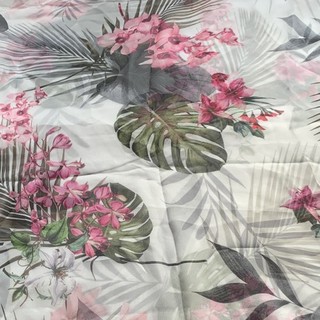 Stoffreste 3 Stück. Chiffon mit Blüten grau und gestreift sind Zugaben