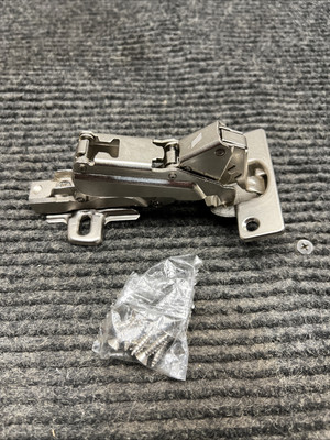 Everbilt Self-Closing Cabinet Hinge 1002 782 607 Mounting Plates
