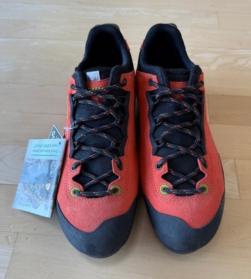 LOWA Cadin GTX Lo Gore-Tex hiking and trekking boots in  Flame / Orange