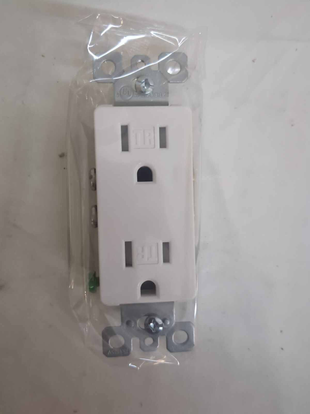 (10Pk) ELEGRP Residential Duplex Outlet/ Midway Nylon Wall Plate 15 A