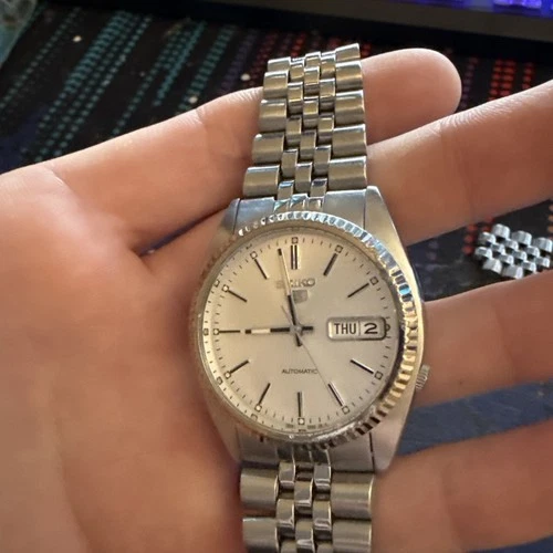 Seiko 5 Date Just Style 7S26-0500 Day Date Silver Men's Watch Vintage