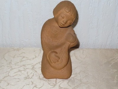 Terrakotta Figur sitzender Person mit Laute  !