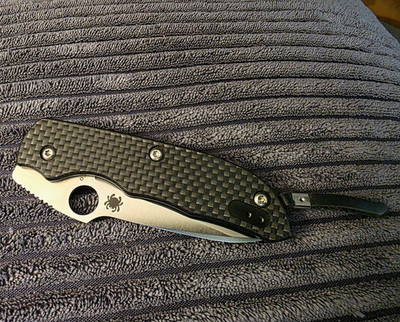 Spyderco C131CFP Terzuola  Messer 3'' S30V Plain, Carbon Handles, (non-locking)