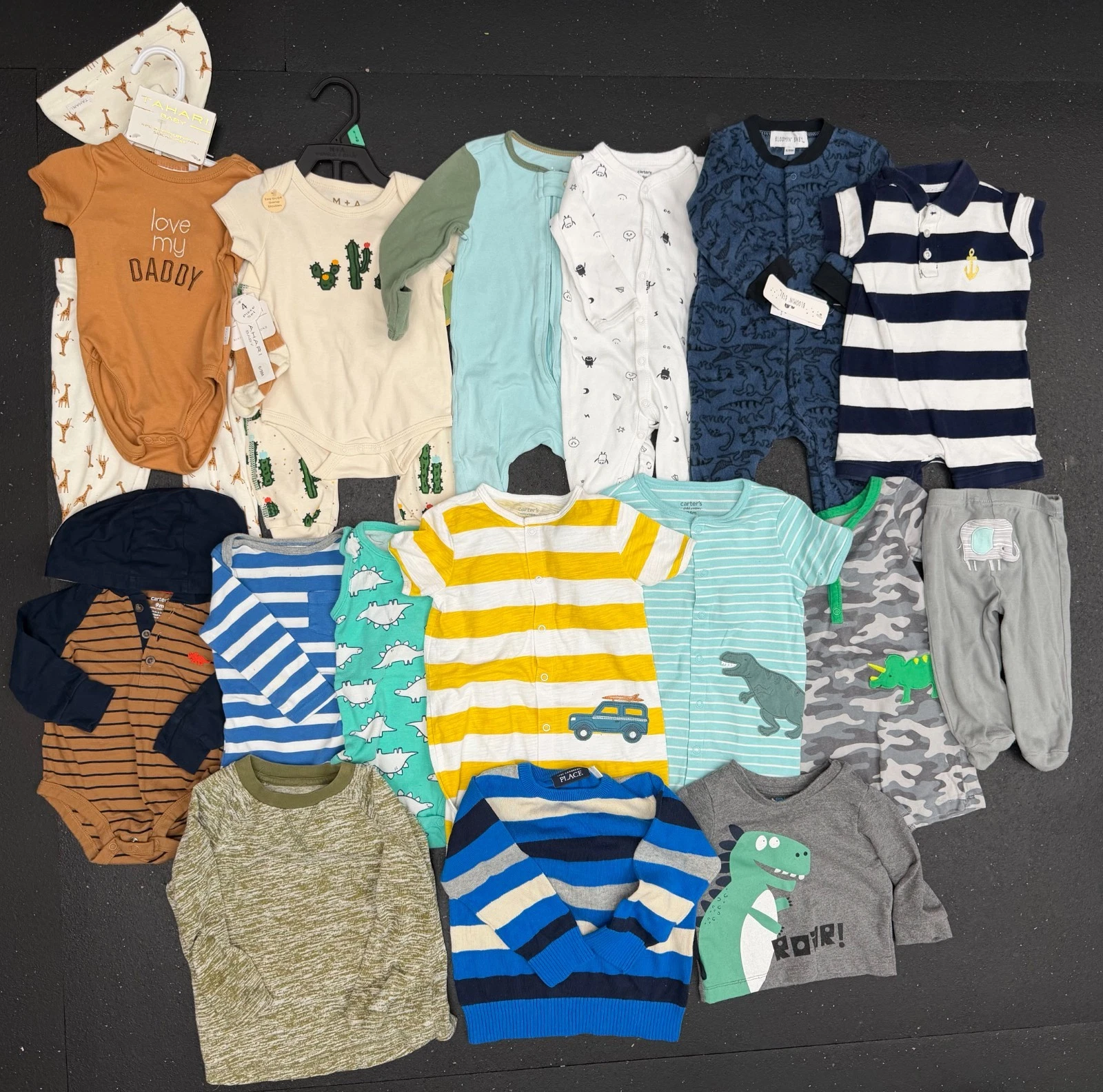 18pc Baby Boy Clothing Lot 6-9M & 18-24M Carters Dino Stripes Rompers Outfits
Opens in a new window