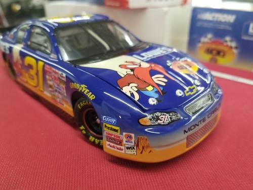 MIKE SKINNER 1:24 NASCAR DIECAST MONTE CARLO 400 REMATCH Action Racing Looney TO - Picture 7 of 12