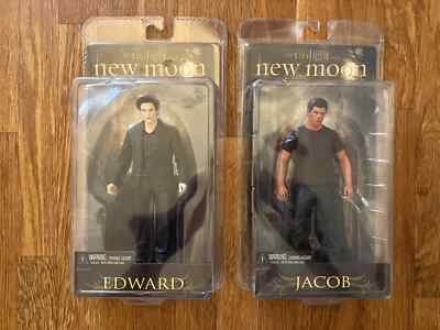 Lot of 2 - Twilight New Moon Jacob Black & Edward Cullen 7'' Action Figures NISB