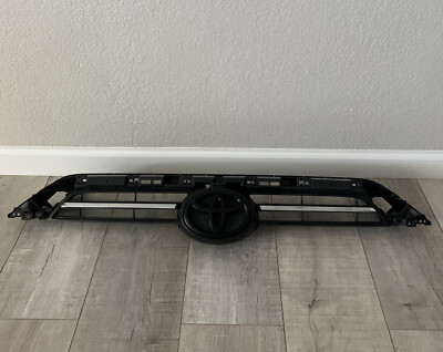 2020 Toyota 4runner OEM Front Radiator Grille Assembly 5310135100  