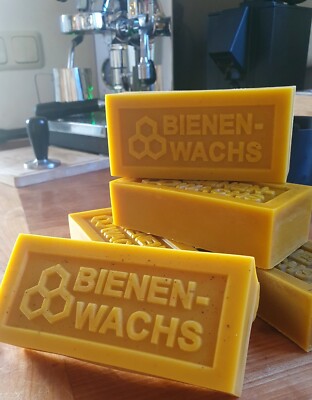 Reines Bienenwachs vom Imker in 250g Blöcken