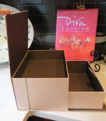 White-Bottega Veneta Magnetic Gift Box- 11