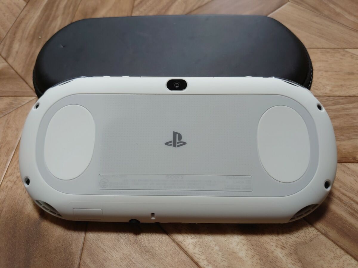 Sony PS Vita PCH-2000ZA22 Glacier White Pouch | Wi-Fi Sony PS Vita PCH-2000ZA22 Glacier White Pouch | Wi-Fi