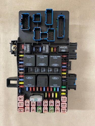 2005 Lincoln Navigator Fuse Junction Distribution Relay Box 5L1T-14A067-BC 5.4L - Picture 5 of 11