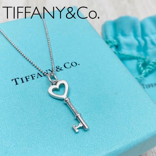 Tiffany \u0026 Co T \u0026 Co Small Heart Key 