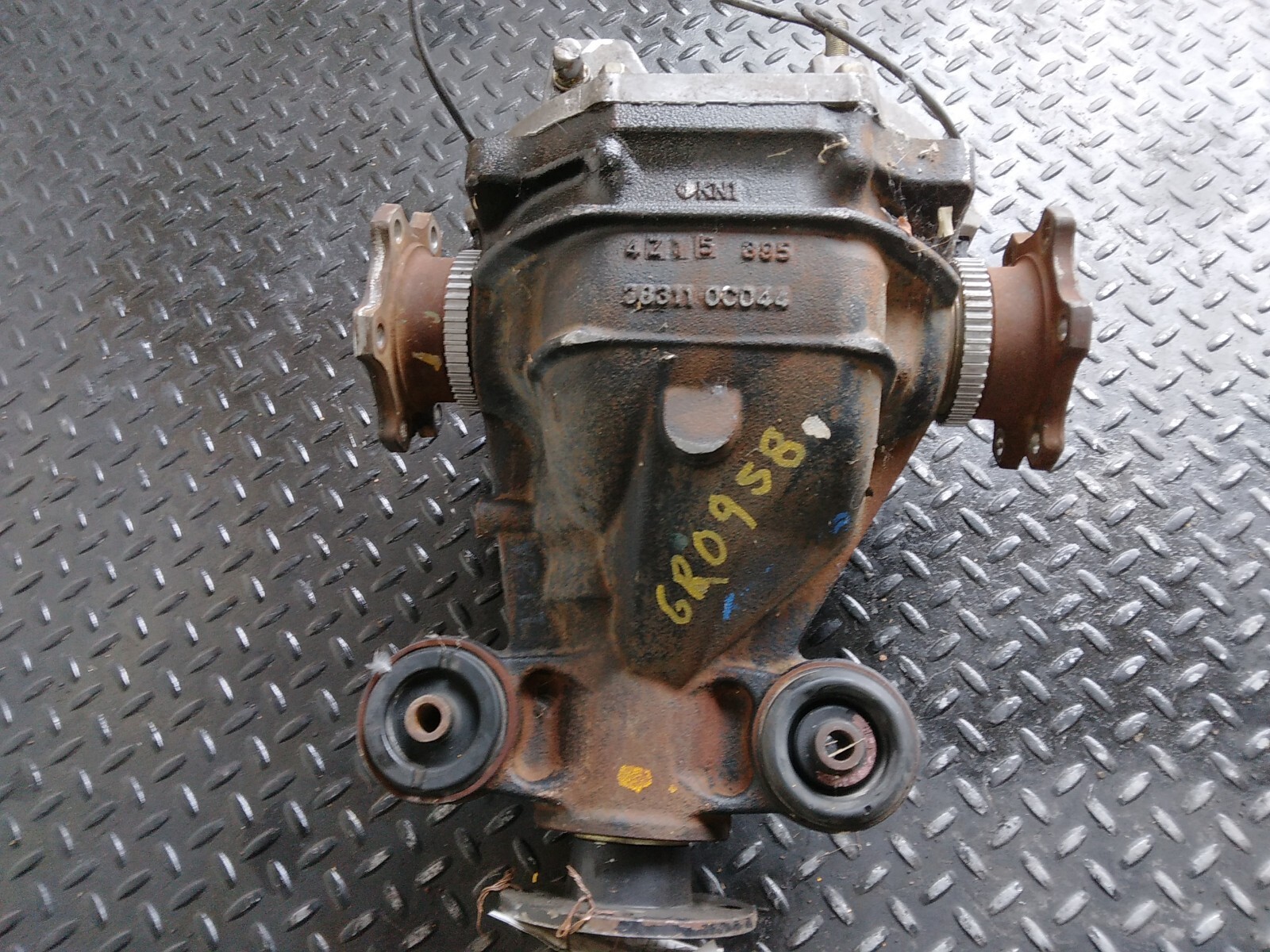 20032005 Infiniti G35 Rear Axle Differential Carrier Assembly 3.357