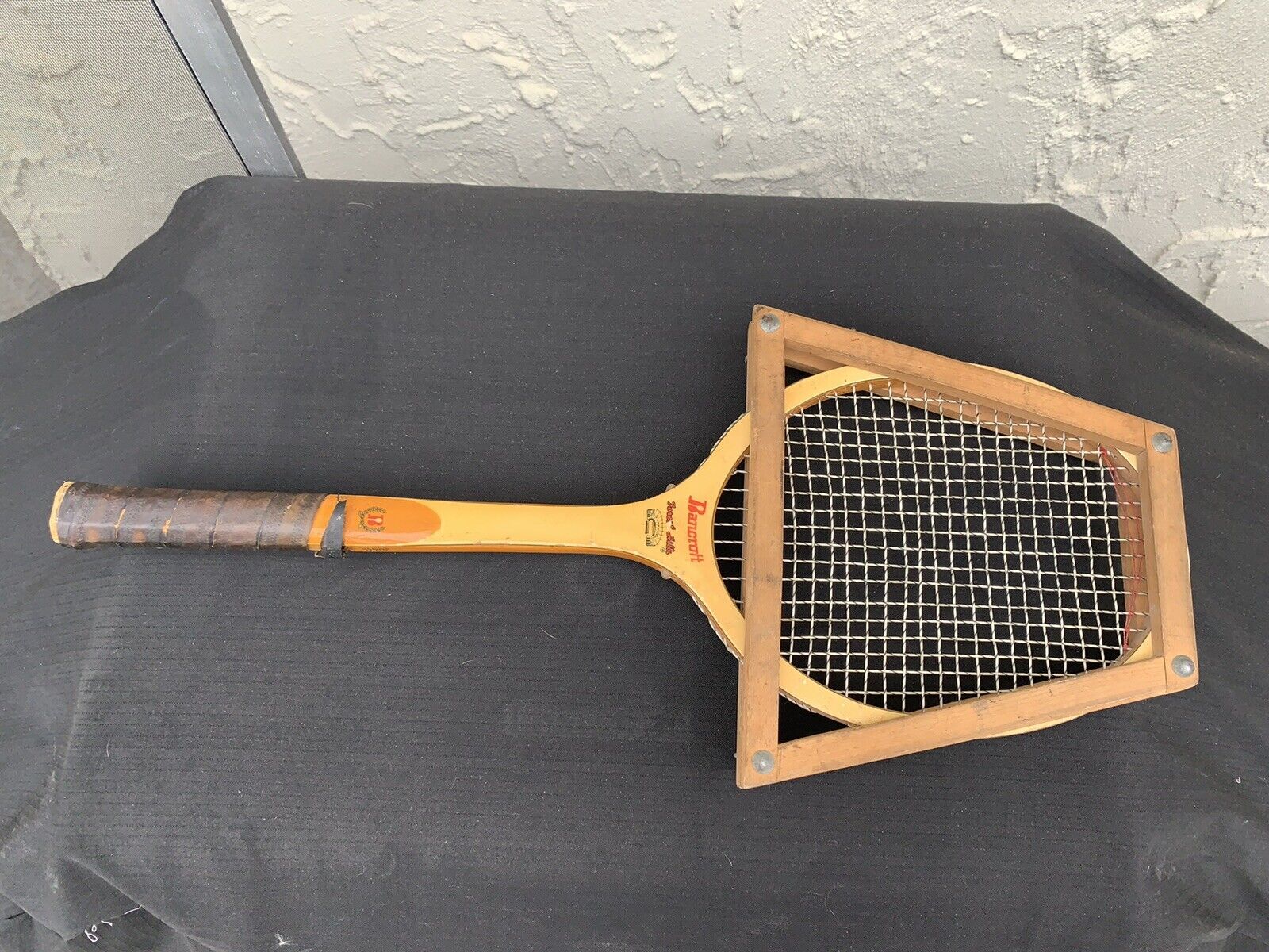 hegn kunst Downtown Vintage Bancroft Forest Hill Bamboo Wood Tennis Racket And Wooden Guard |  eBay