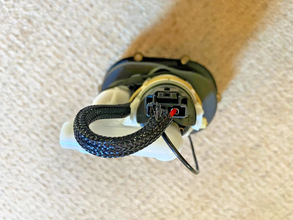 Ducati Multistrada 1200 1200S fuel petrol gas pump assembly — 第 3/3 张图片