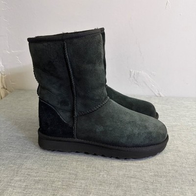 UGG Boots Women Size 7 Black Classic Short II Suede Sheepskin Lining 1016223
