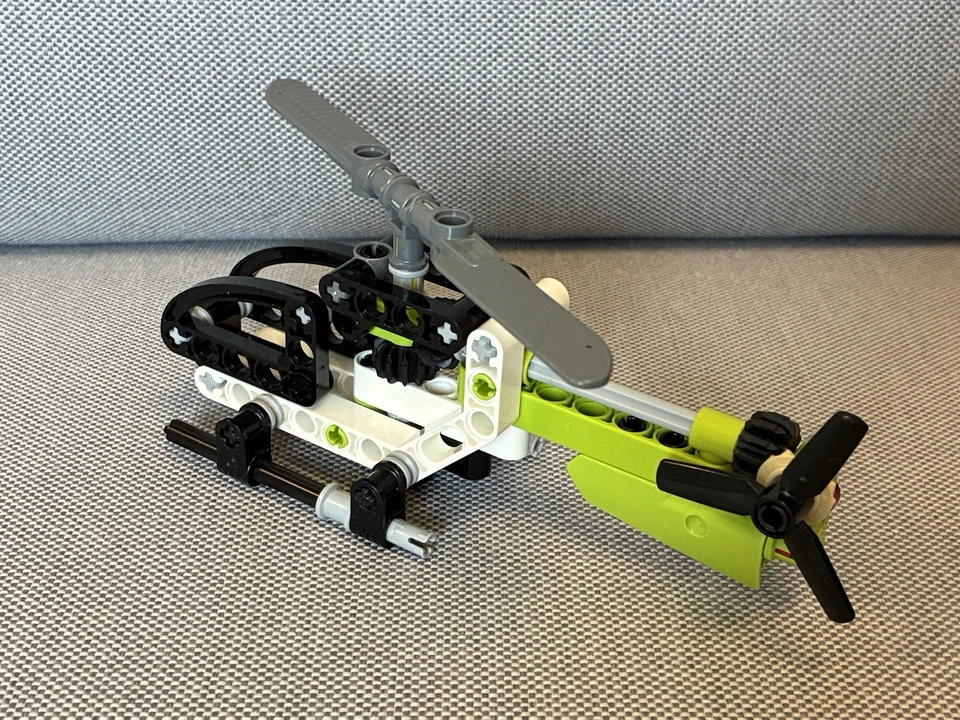 LEGO Technic 30465 Helicopter, photo 3 of 5