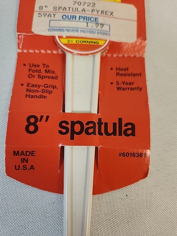 Vintage  90'S Pyrex Accessories Heat Resistant 8" Spatula Scraper New Old Stock - Image 2 of 4