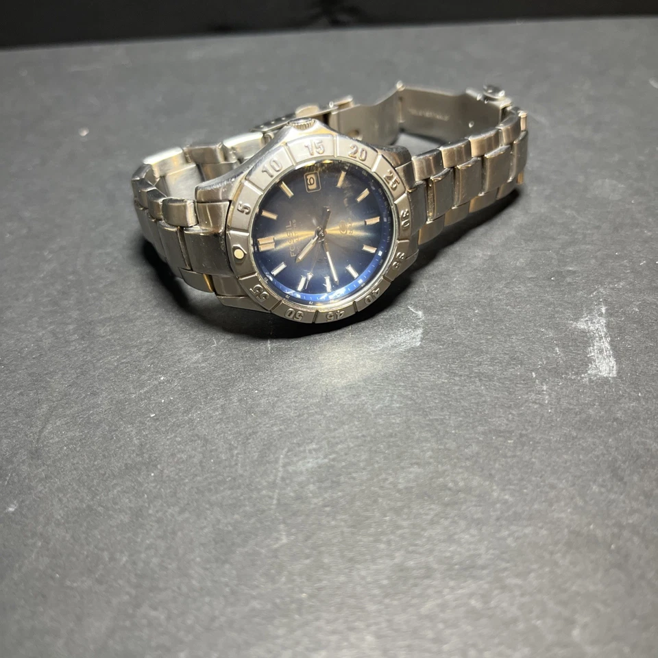 Relógio masculino azul fóssil aço inoxidável prata 100M 330 pés resistente à água - Imagem 2 de 4