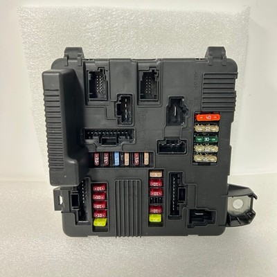 FitEngine fuse box 8200306032 8200306033 suitable for Renault Megane Scenery 2