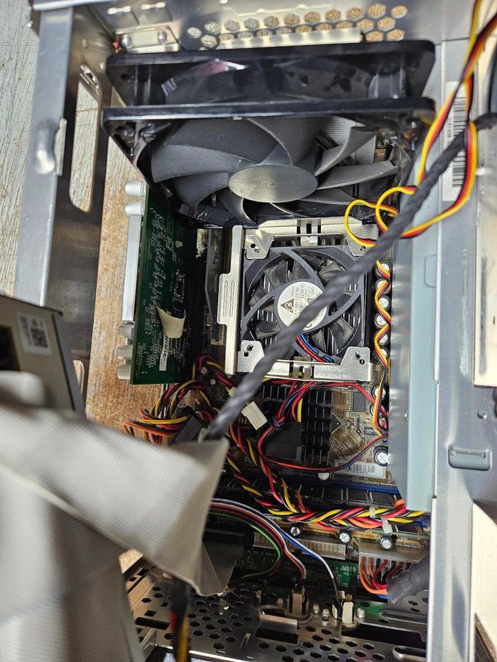 Shuttle XPC XP Retro Computer Pentium 4 2.26GHz 2GB Ram 200GB HD - Image 3 of 4