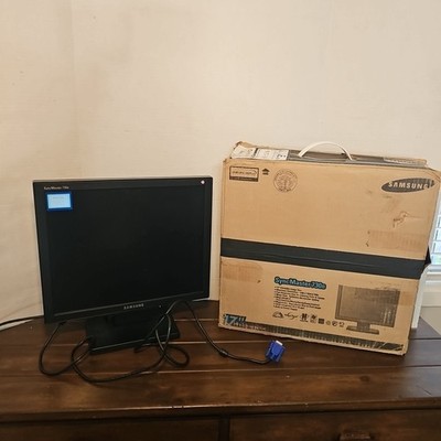 Samsung SyncMaster 730B Computer Monitor-Rare 1280x1024 Resolution