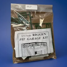 STROMBECKER 1/32 SLOT CAR GARAGE PIT BUILDING w/ Roof Top Deck - PLASTIC - NEW