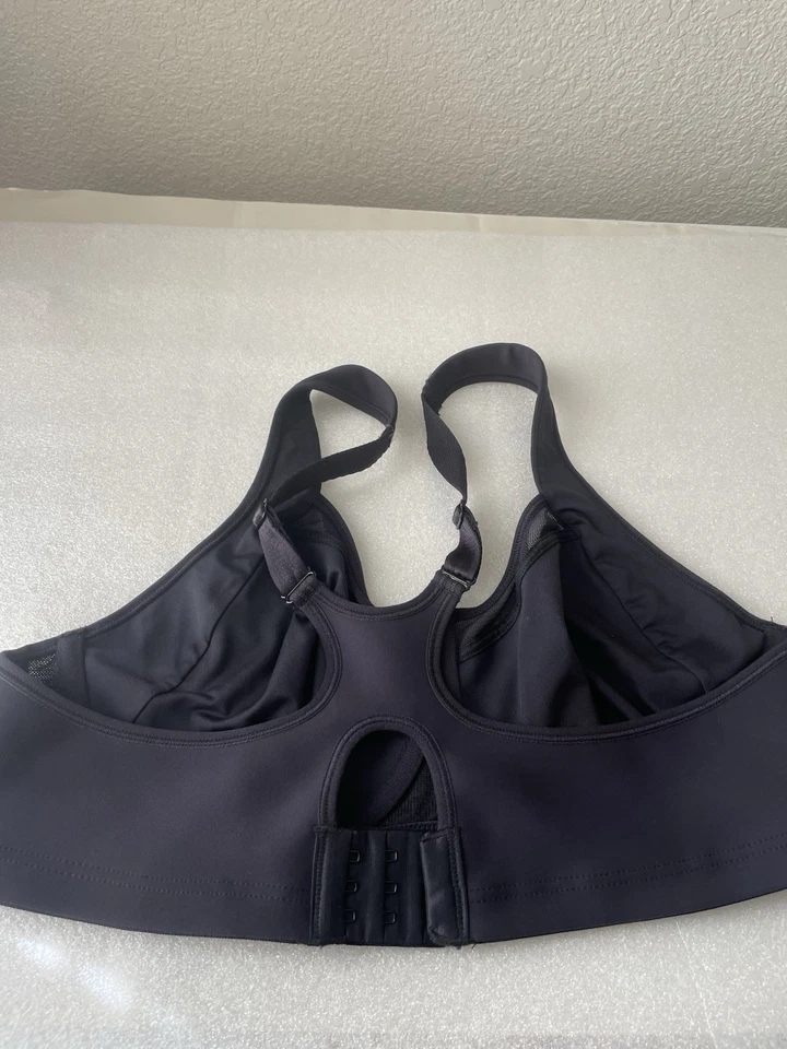 Sujetador deportivo La Isla 38C negro con aros usado muy buen estado Foto 4 de 4