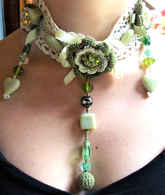 Collier Ras-du-Cou Fantaisie Création Main - Violet Et Mauve - Glands Perles