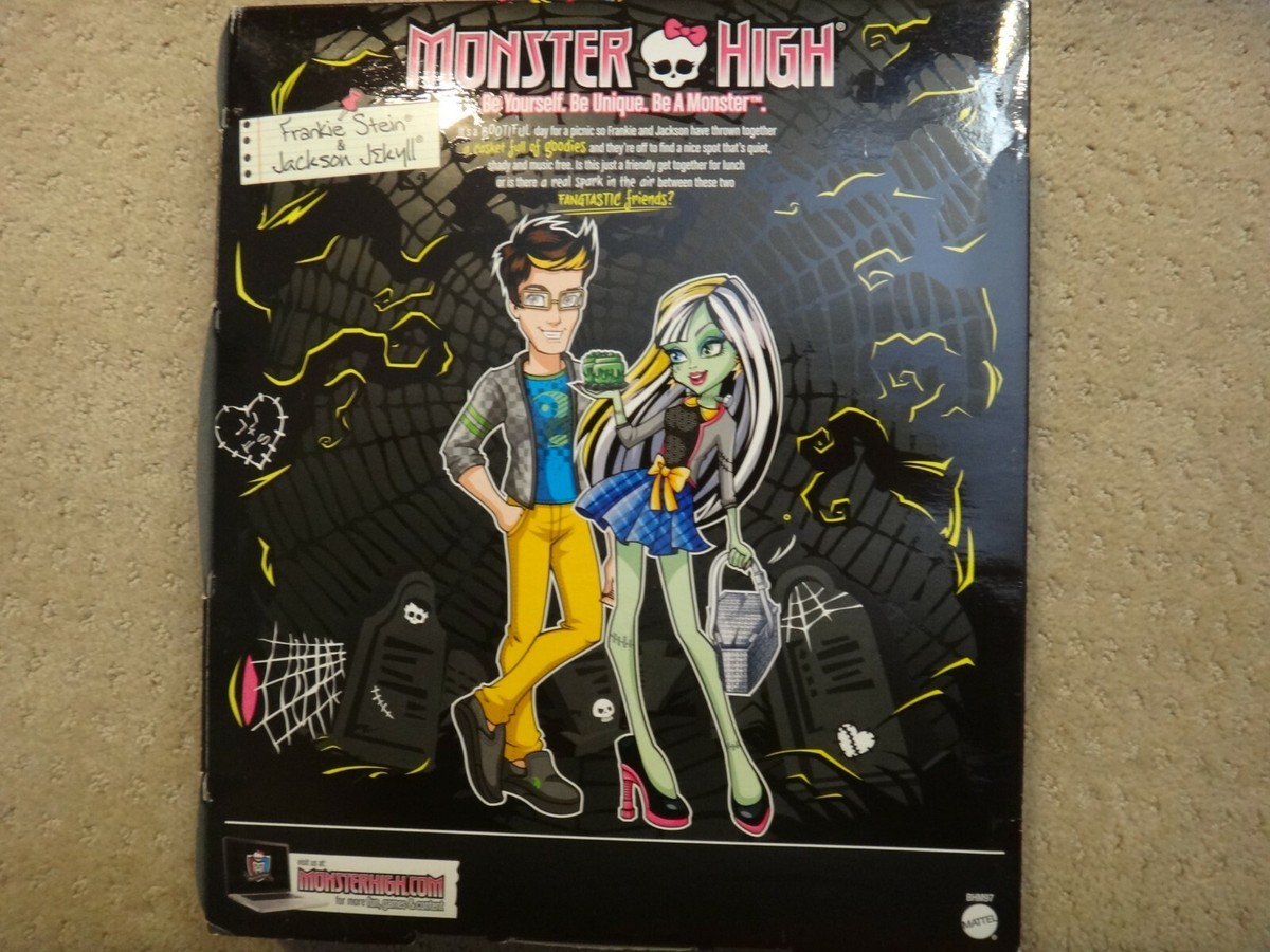 Monster High Picnic Casket - BHM97 for sale online | eBay