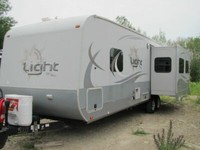 OPEN RANGE 27RLS-VERY NICE COUPLES LAYOUT