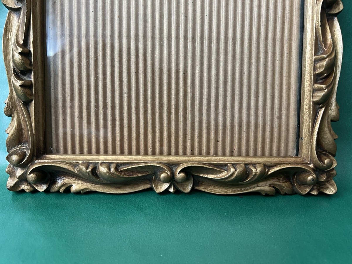 Vintage 1972 IIC USA Picture Photo Frame Faux Carved Wood Scroll