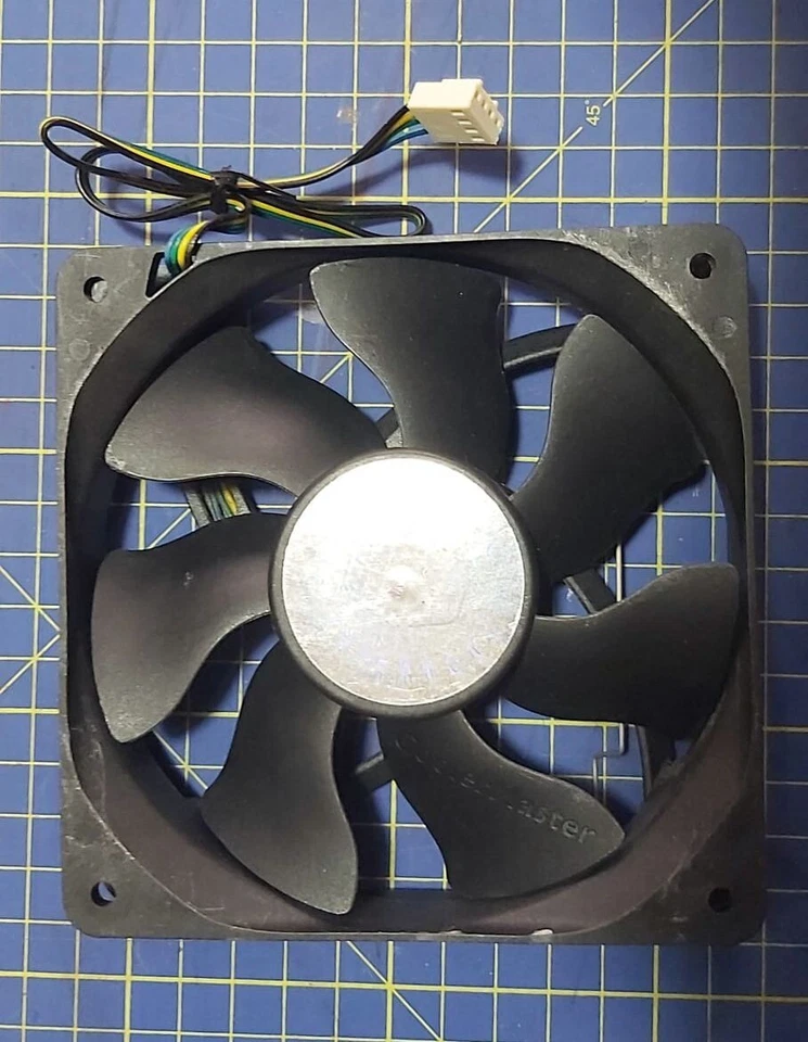 3 Dissipatori per PC Socket LGA 775 - 1 marca Cooler Master nuovo - Immagine 4 di 4