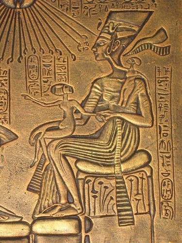Egyptian Sculpture Royal Family Play Witch Child gold Relief - Picture 6 of 8