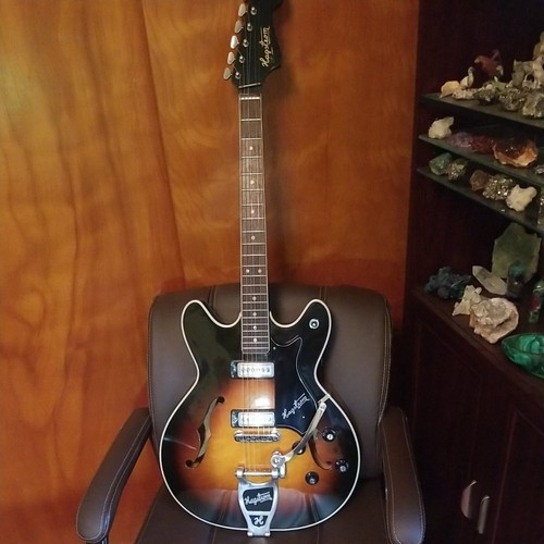 1967 - Hagstrom V 1 - Viking - Sunburst w/Bigsby Tremlo - Excellent Condition  - Picture 5 of 11