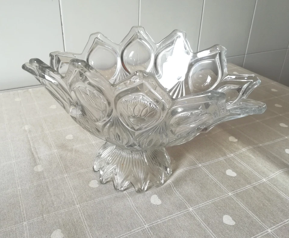 Grande cesto centrotavola in vetro Vintage '60 porta frutta lavorato e decorato - Immagine 3 di 4