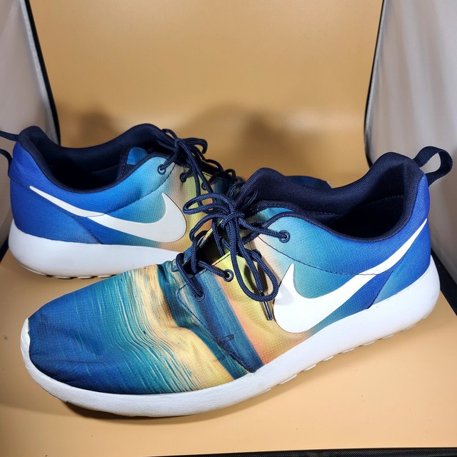 nike roshe run size 12