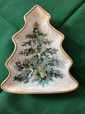 Williams Sonoma 2024   Twas the Night Before Christmas' Tree Shape Spoon Rest