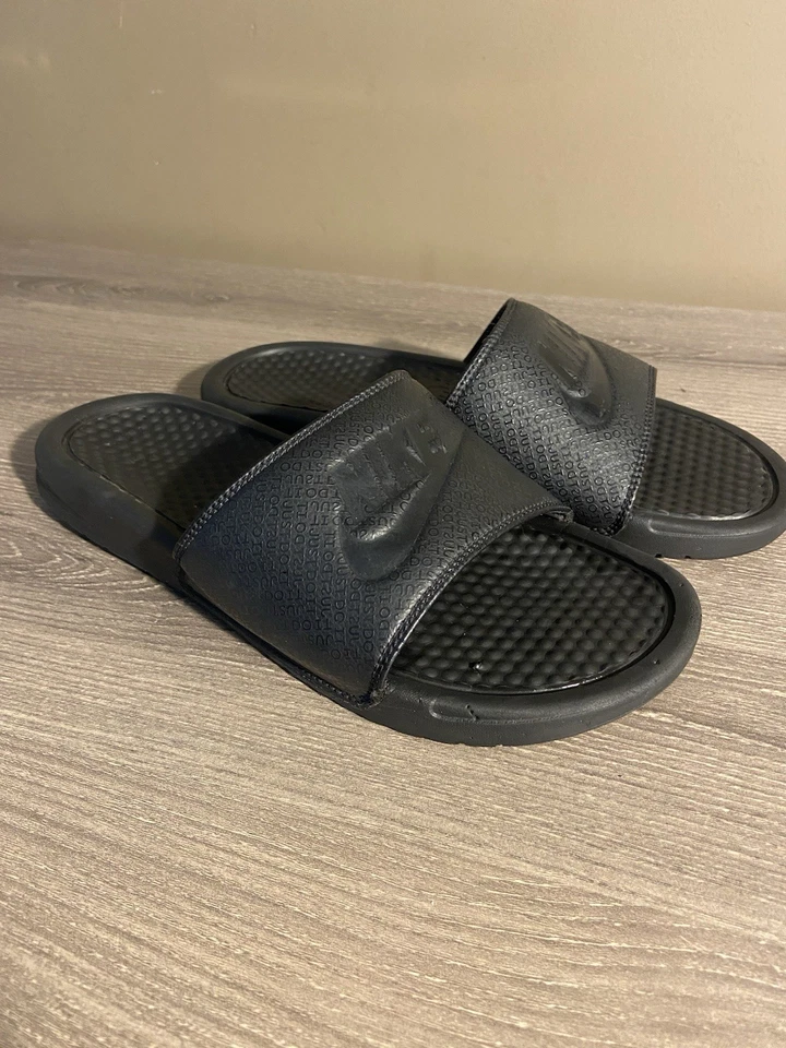 Sandalia Nike Benassi Just Do It para mujer - negra, EE. UU. 8 Foto 3 de 4