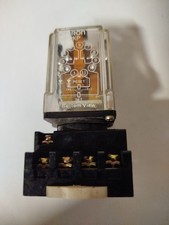 Omron Relè Bistabile MK2KP a Ritenuta Magnetica 24vac Con Zoccolo