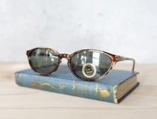 Vintage sunglasses 1990s thin cat eye Grunge Goth Alternative Y2K Korea Eyewear