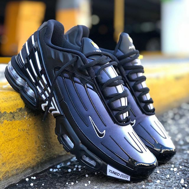air max plus black black
