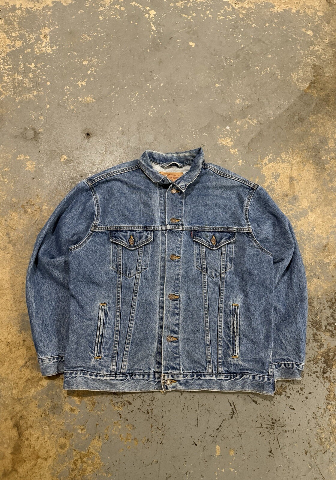 Vintage 90’s Distressed Levi’s Y2K Grunge Jean Jacket-Size XL