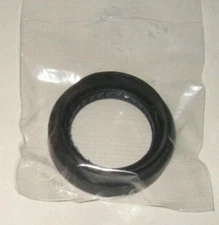 REAR DIFFERENTIAL VISCOUS COUPLING HUB SEAL